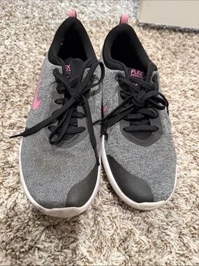 Nike Women's Gray & Pink Flex Experience RN Sneakers